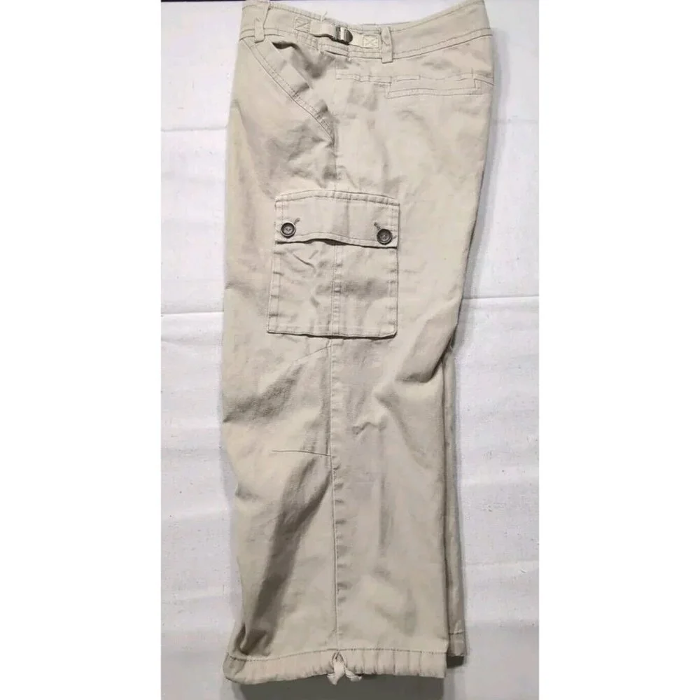 Trina Turk Los Angeles Beige Cargo Capri Shorts  Side Pockets Size 4